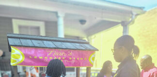 
			
				                                Deputy Santoria Young took a break from a busy day protecting and serving the residents of Marlboro County to share a glass of lemonade with them.
 
			
		