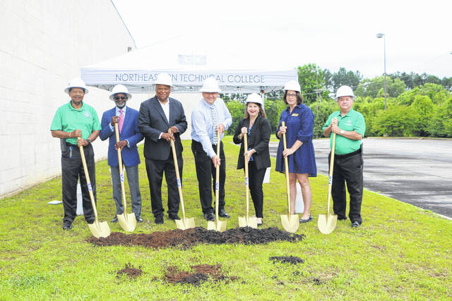 129775107_web1_6-29-23-NETC-groundbreaking
Northeastern Technical College held a groundbreaking ceremony at the Marlboro County campus on June 21 with local and state officials in attendance. From left are Hebert Gould, NETC board member; Sen. Kent Williams; Sen. Gerald Malloy; Dr. Kyle Wagner, president of NETC; Elisabeth McNeil, chairman of NETC foundation; Lindsay Privette, economic development director for Pee Dee Regional Council of Government; and Dan Bozard, NETC board chair.