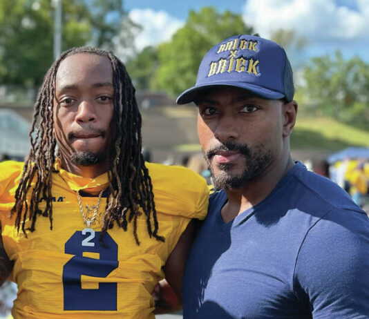 
			
				                                Darius and Jason Ocean may make history in the CIAA by being a father-son duo winning of The Year honors. Darius Ocean, QB for Johnson C. Smith, is in the conversation as CIAA player of the year. Jason Ocean was CIAA rookie of the year in 2000 and defensive player of the year in 2003.
                                 Photo| Jason Ocean

			
		