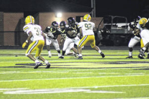 Bulldogs edge out Conway Tigers in nail-biting victory