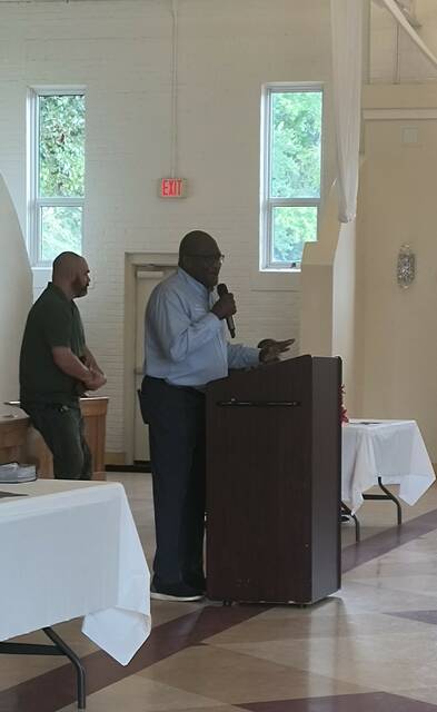 At the special request of Bennettsville Mayor Tyron Abraham, city officials, elected leaders, and community members came together to pray Thursday night in honor of the nations National Day of Prayer, May 7.