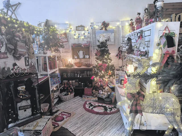 Local vendor and Bennettsville Councilwoman Wanda Weave is already gearing up for Christmas in July!
Lauren Monica | Herald Advocate