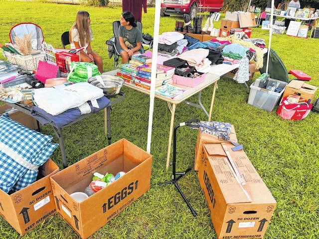 Held Saturday at 655 Cheraw Street, local artist Courtney Medlin of Medlin Customs hosted a small business, local vendor Community Yard Sale.