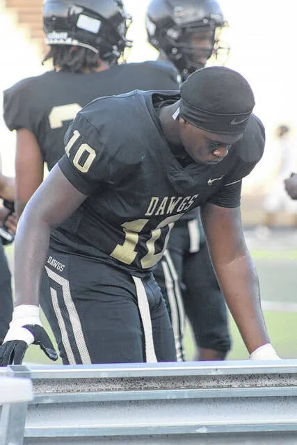 JV Bulldogs stay unbeaten with 32–20 win over Tigers